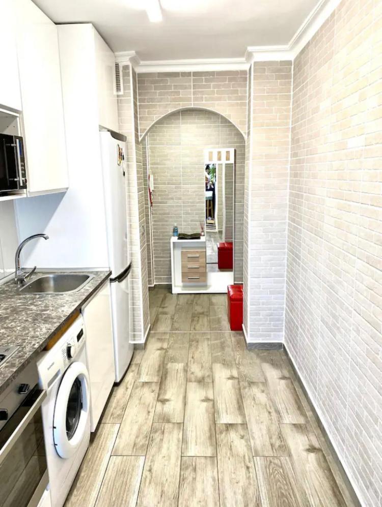 Shared Apartment! Piso Compartido! Общая Квартира! 塞维利亚 外观 照片