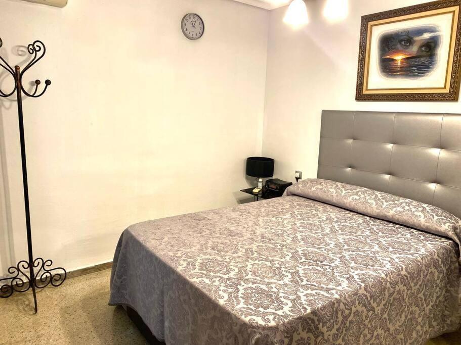 Shared Apartment! Piso Compartido! Общая Квартира! 塞维利亚 外观 照片