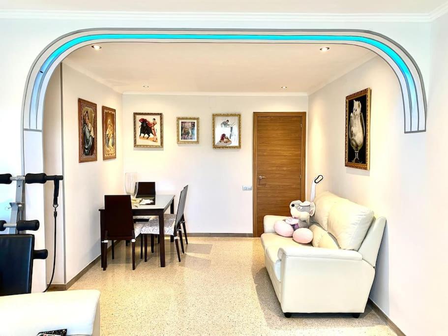 Shared Apartment! Piso Compartido! Общая Квартира! 塞维利亚 外观 照片